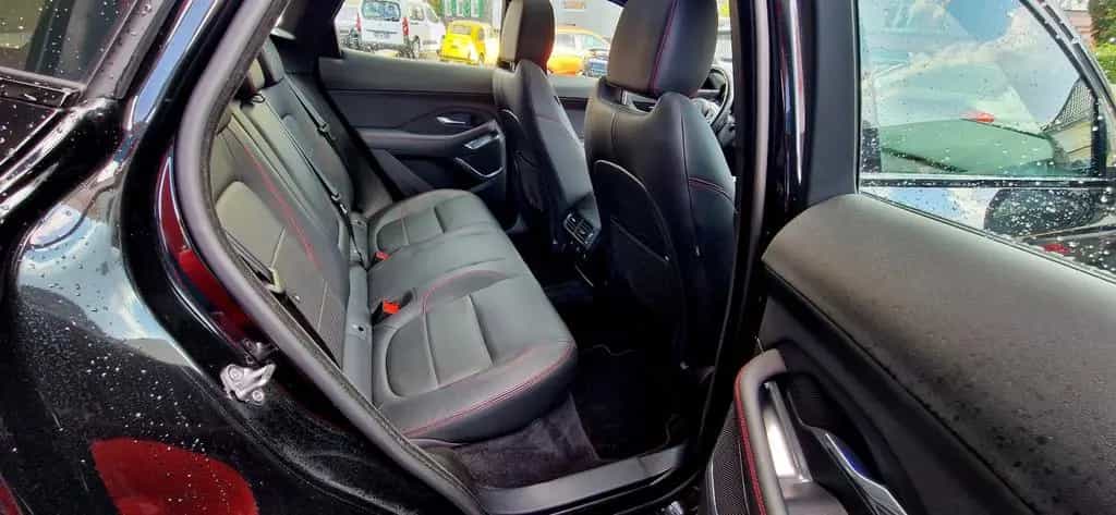 Jaguar E-Pace First Edition AWD Leder+Navi+LED 03/2018-photo-11
