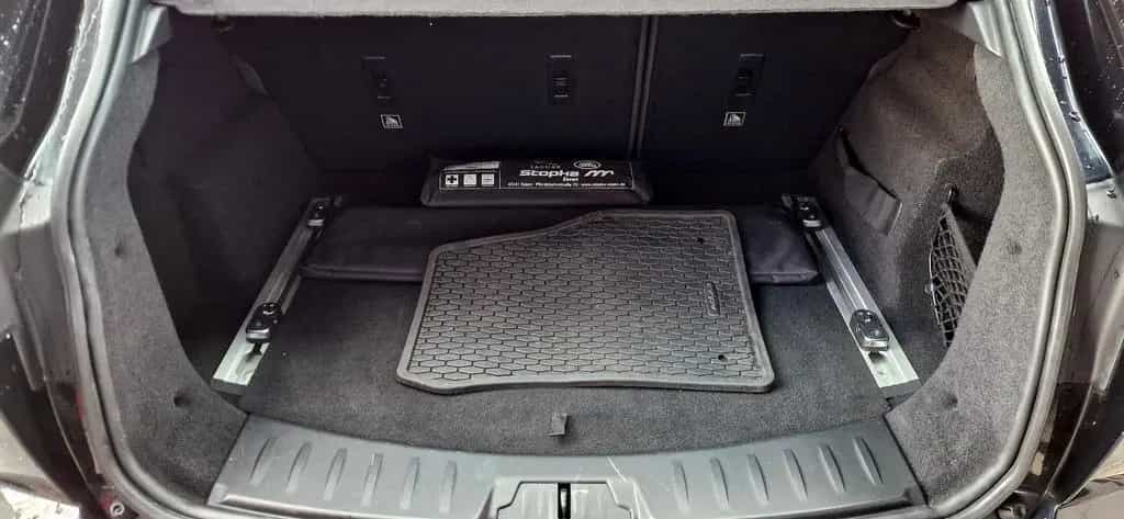 Jaguar E-Pace First Edition AWD Leder+Navi+LED 03/2018-photo-15