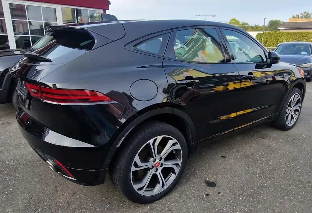 Jaguar E-Pace First Edition AWD Leder+Navi+LED 03/2018-photo-4