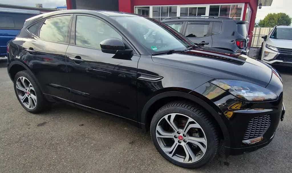 Jaguar E-Pace First Edition AWD Leder+Navi+LED 03/2018-photo-5
