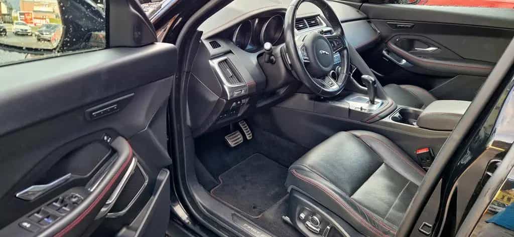 Jaguar E-Pace First Edition AWD Leder+Navi+LED 03/2018-photo-8