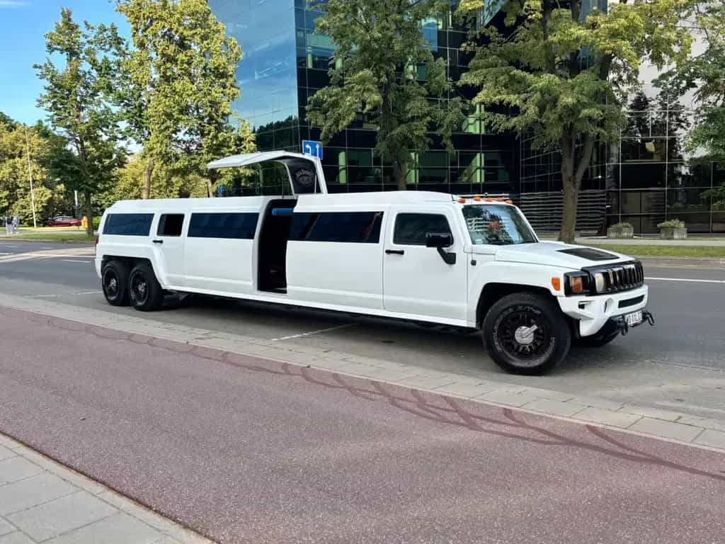 Hummer H3 5.3 V8 Limousine in perfect condition 01/2009-photo-1