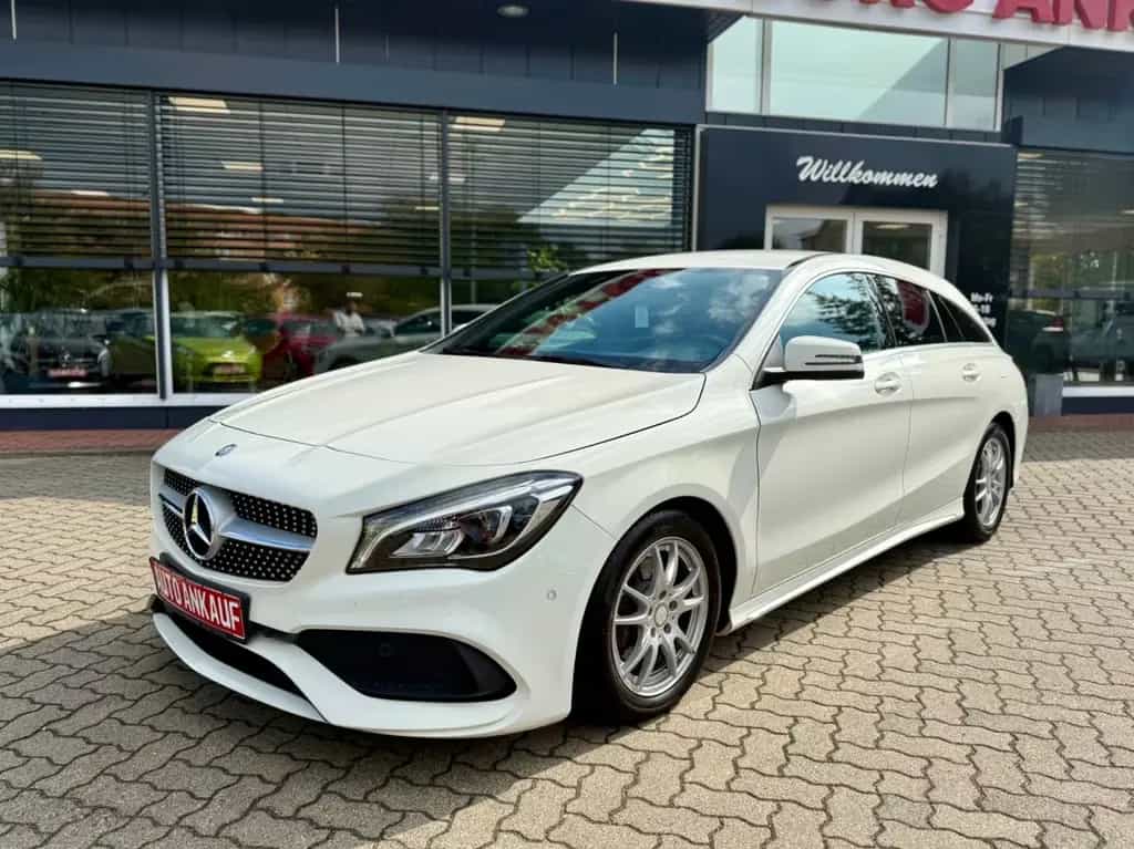 Mercedes-Benz CLA-Class 200 Shooting Brake AMG LED Automatik 09/2016-photo-1