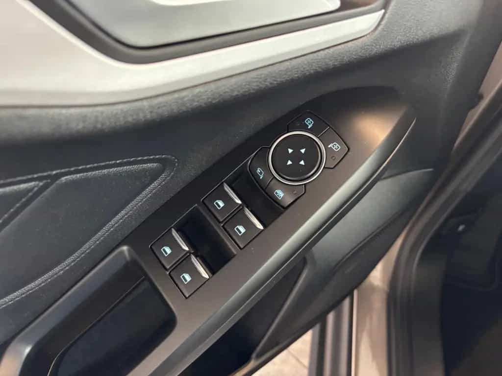 Ford Focus Lim. Cool & Connect Winterpaket Navi 03/2019-photo-10
