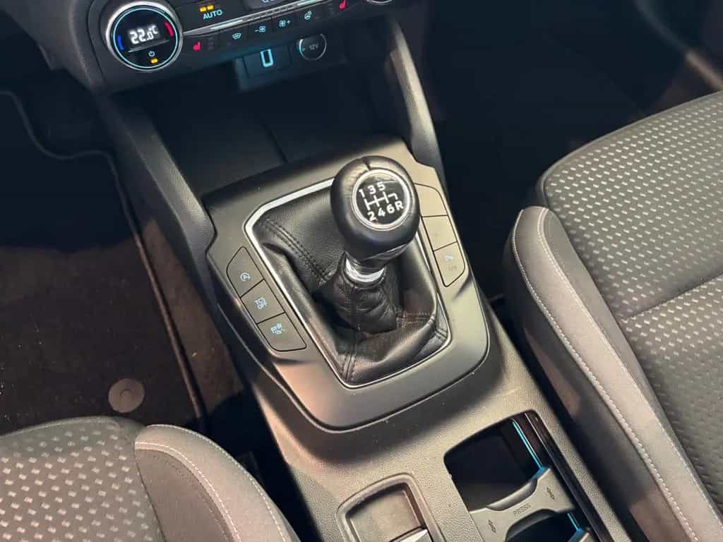 Ford Focus Lim. Cool & Connect Winterpaket Navi 03/2019-photo-19
