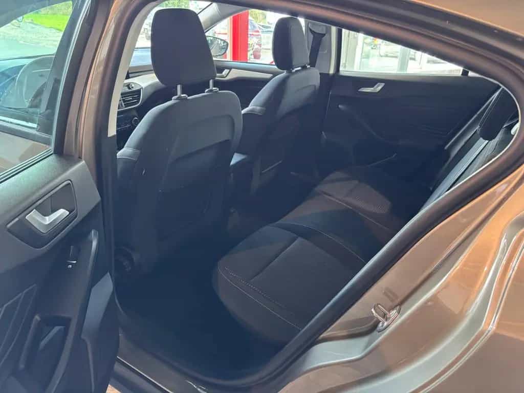 Ford Focus Lim. Cool & Connect Winterpaket Navi 03/2019-photo-8