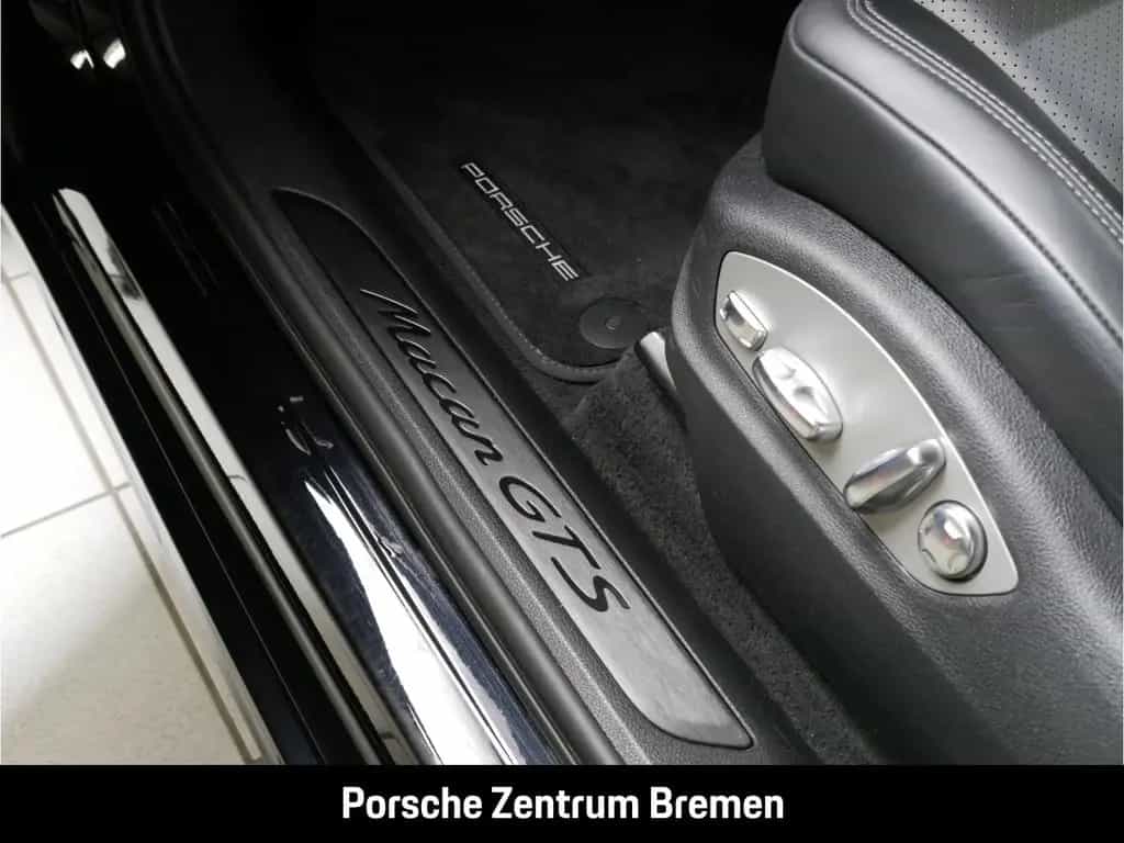 Porsche Macan GTS Panorama PASM Sitzheizung 06/2021-photo-14