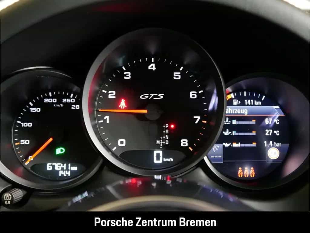 Porsche Macan GTS Panorama PASM Sitzheizung 06/2021-photo-21