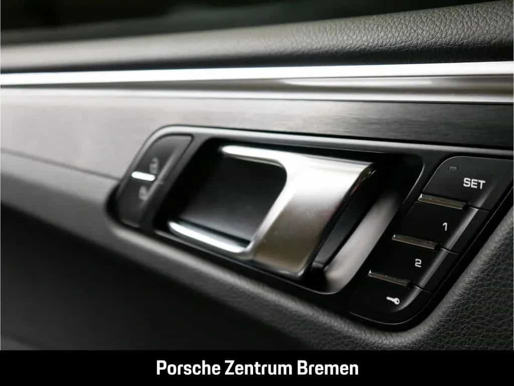 Porsche Macan GTS Panorama PASM Sitzheizung 06/2021-photo-29