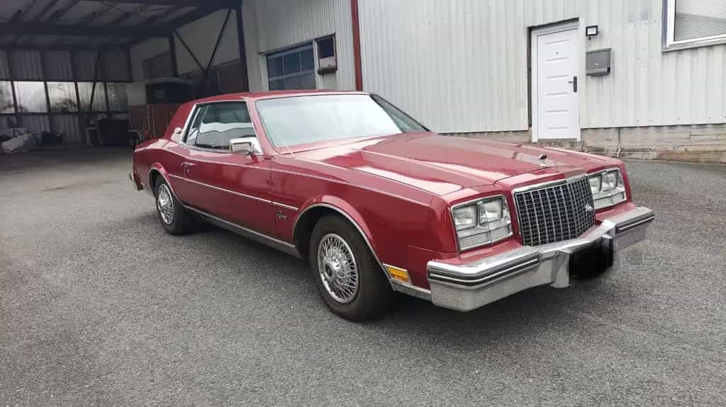 Buick Riviera 06/1983-photo-0