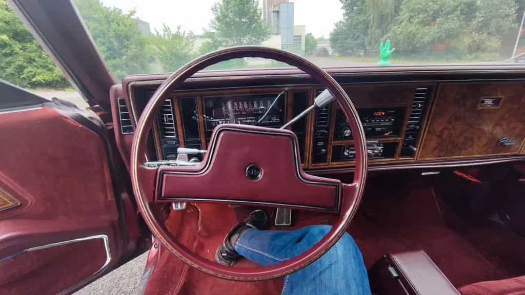 Buick Riviera 06/1983-photo-4