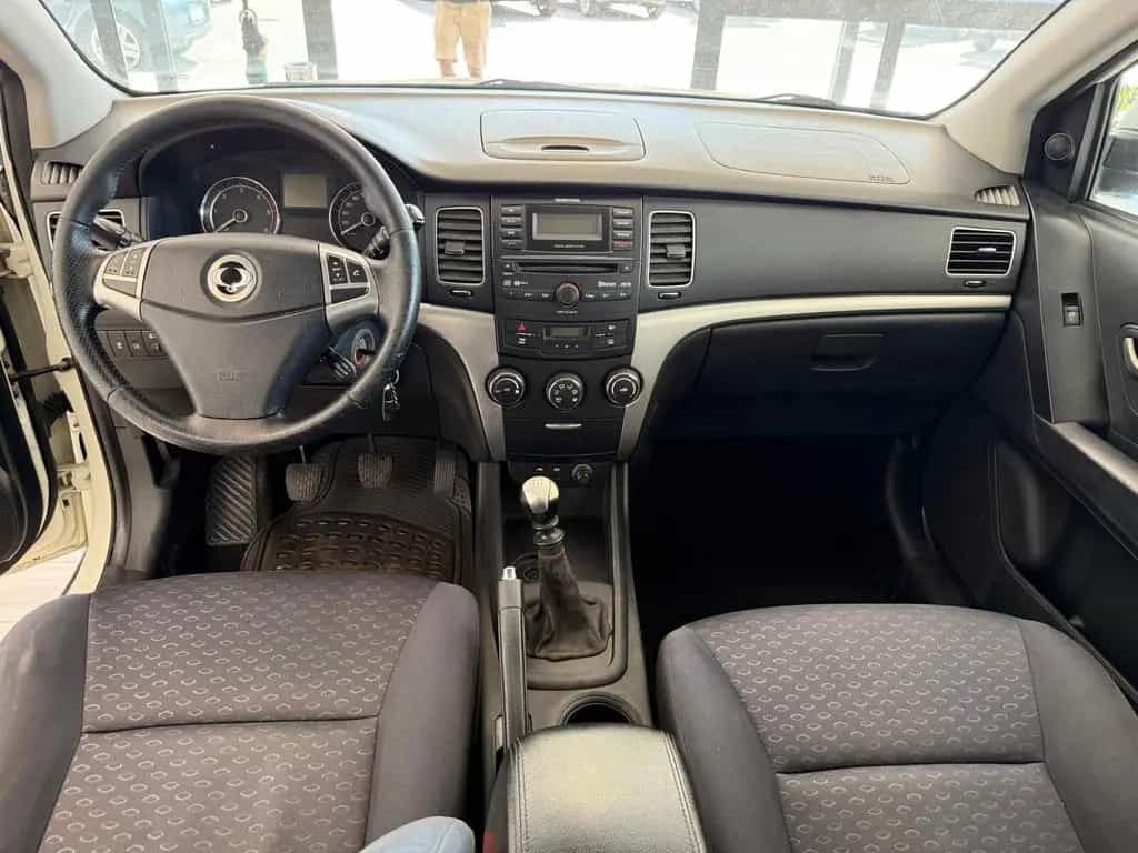 Ssangyong Korando 2.0 175 CV 2WD e-XDi MT C 02/2011-photo-10