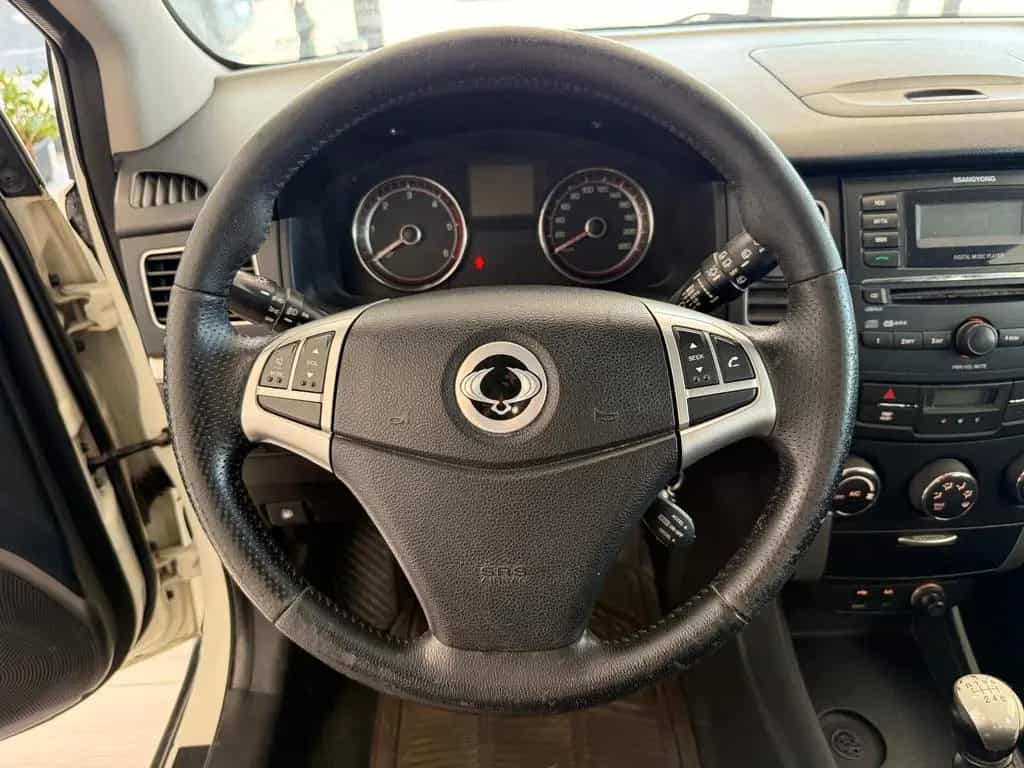 Ssangyong Korando 2.0 175 CV 2WD e-XDi MT C 02/2011-photo-13