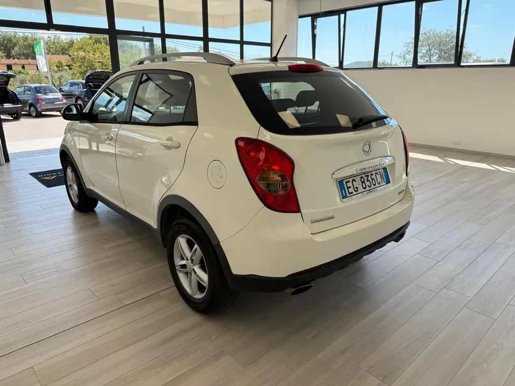 Ssangyong Korando 2.0 175 CV 2WD e-XDi MT C 02/2011-photo-6