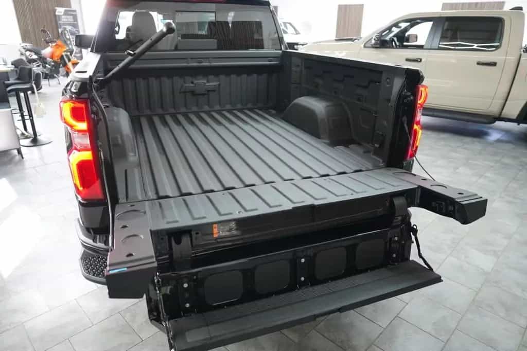 Chevrolet Silverado MY 25 High Country Diesel null-photo-11