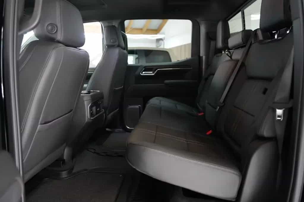 Chevrolet Silverado MY 25 High Country Diesel null-photo-18