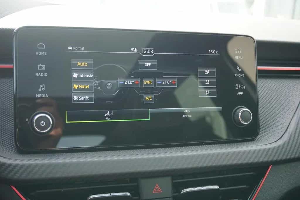 Skoda Scala 1.0TSI DSG Monte Carlo Navi/MirLi Matrix 07/2024-photo-11