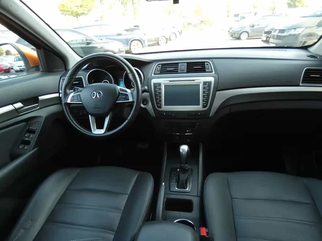 BAIC Senova X65 Automatik Alu Klima Schiebedach 05/2017-photo-8