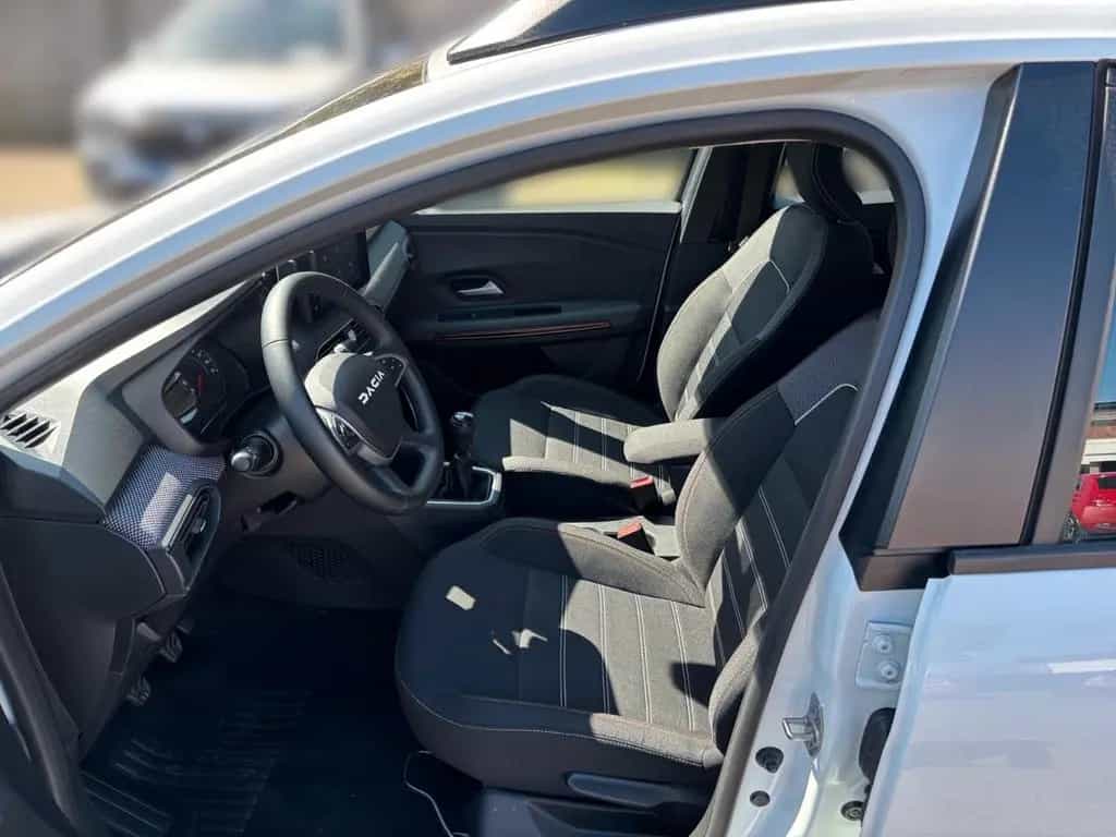 Dacia Sandero III Stepway Expression+ 11/2023-photo-12