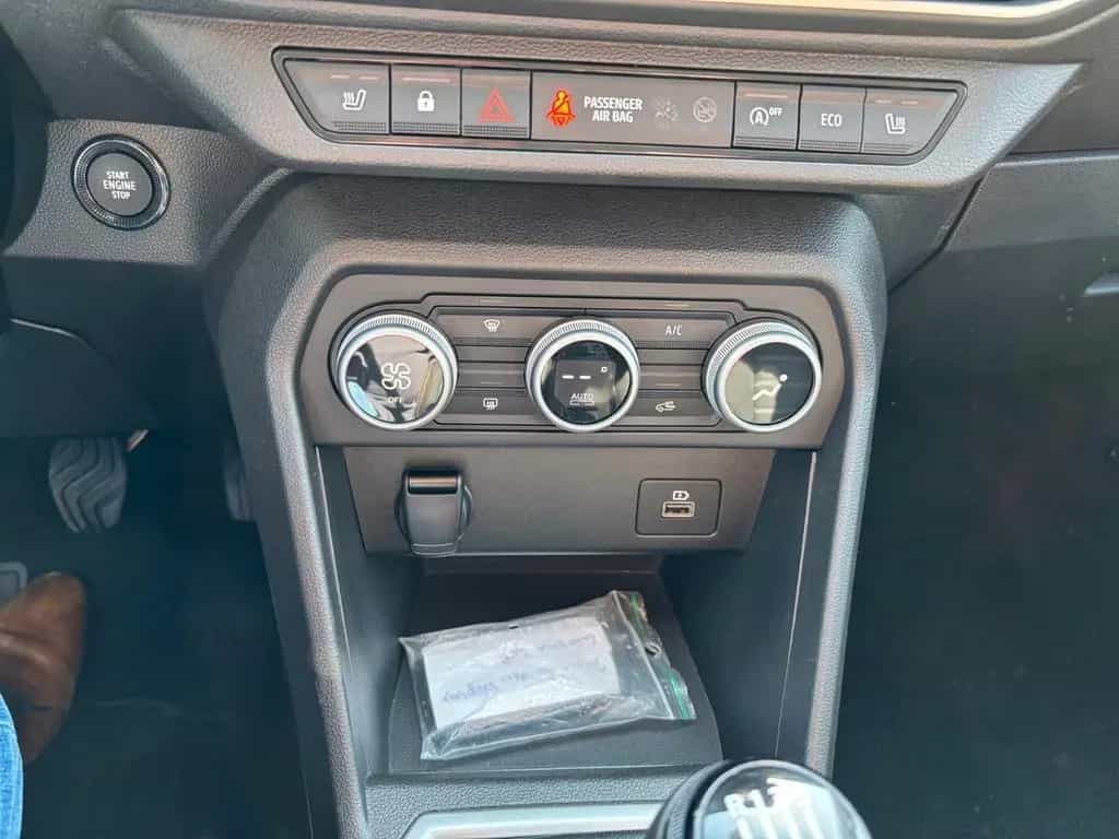 Dacia Sandero III Stepway Expression+ 11/2023-photo-18
