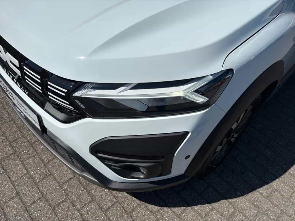 Dacia Sandero III Stepway Expression+ 11/2023-photo-6