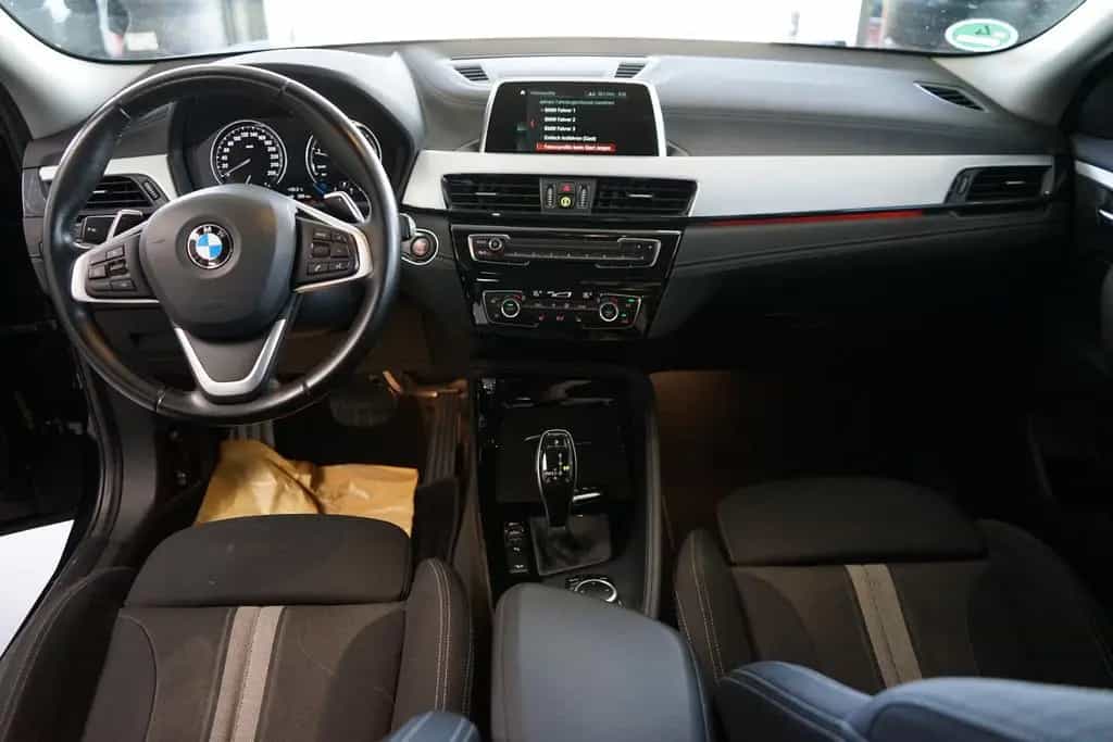 BMW X2 xDrive 20i NAVI+PDC+KLIMA+AUTOMATIK 03/2018-photo-9