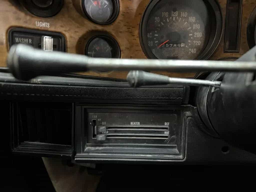 Chevrolet Camaro LT 350CU *Split Bumper* Leder, Camel Hump 09/1975-photo-25
