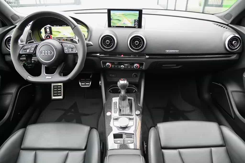 Audi RS3 Sportback 2.5 TFSI Pano* KW V3* Akrapovic !* 08/2019-photo-10