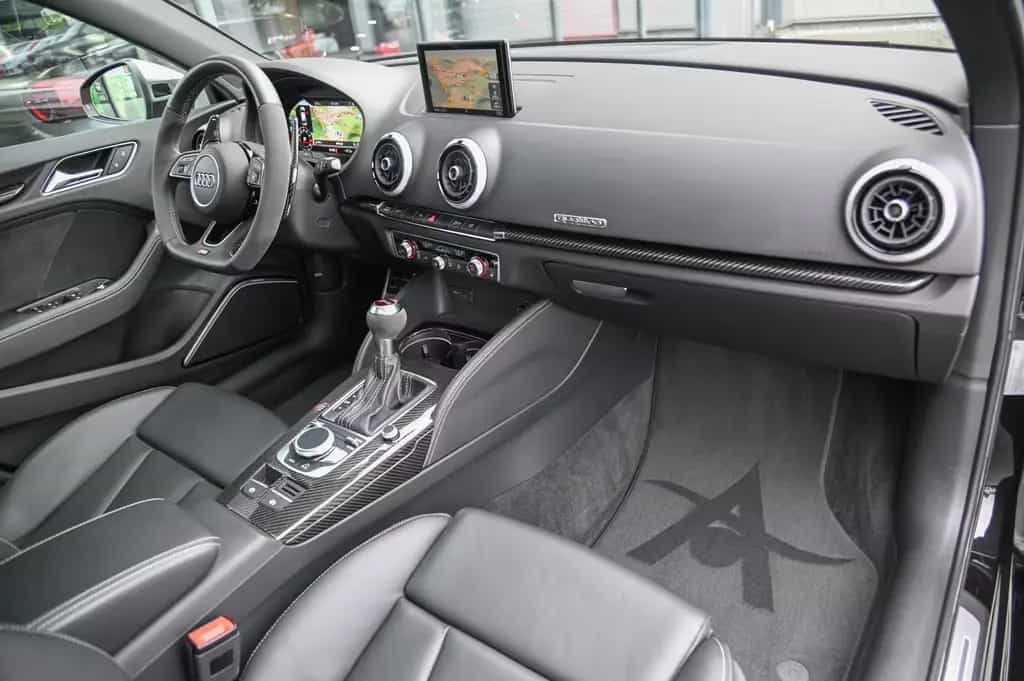 Audi RS3 Sportback 2.5 TFSI Pano* KW V3* Akrapovic !* 08/2019-photo-11
