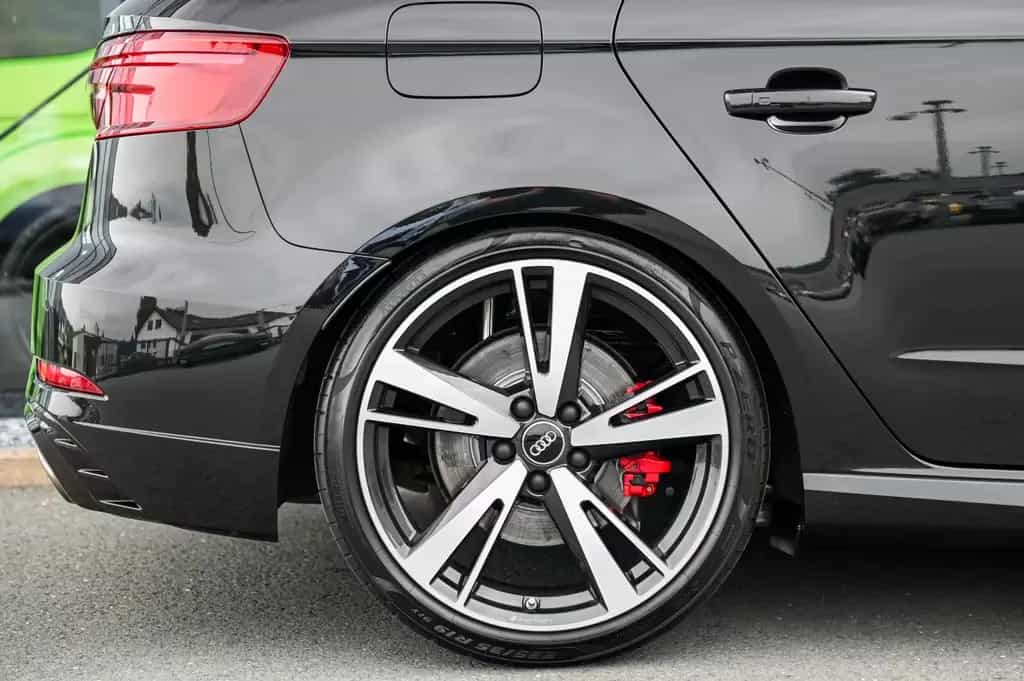 Audi RS3 Sportback 2.5 TFSI Pano* KW V3* Akrapovic !* 08/2019-photo-41