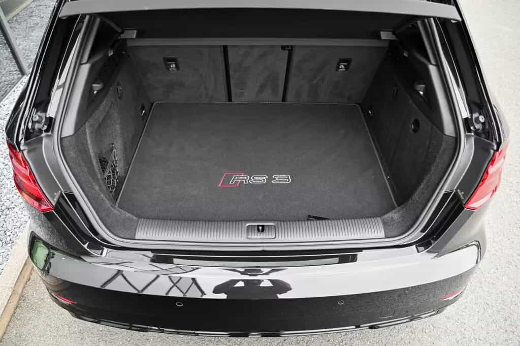 Audi RS3 Sportback 2.5 TFSI Pano* KW V3* Akrapovic !* 08/2019-photo-8