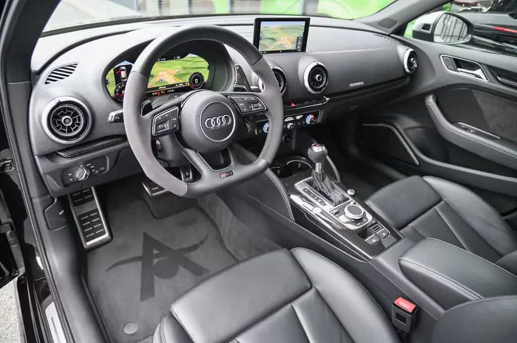 Audi RS3 Sportback 2.5 TFSI Pano* KW V3* Akrapovic !* 08/2019-photo-9