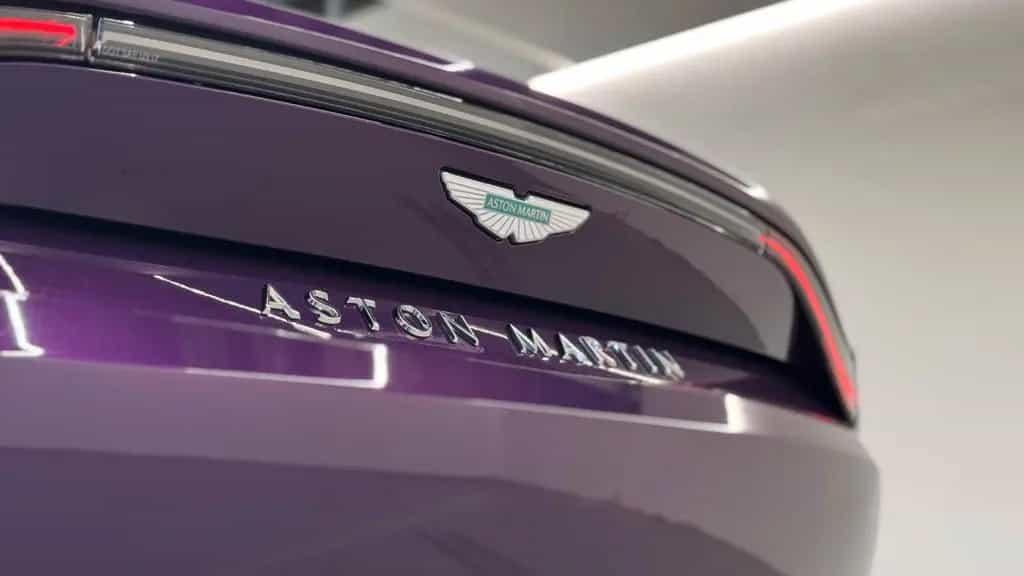 Aston Martin V8 Vantage NG Coupé | Storm Purple | Bowers & Wilkins null-photo-16