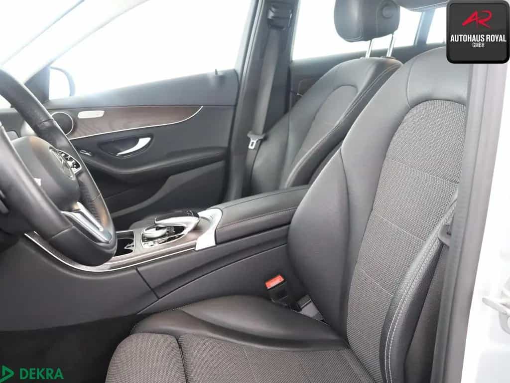Mercedes-Benz C-Class 200 AVANTGARDE COMAND,WIDE,SPORTSITZE,CARPLAY 11/2020-photo-9
