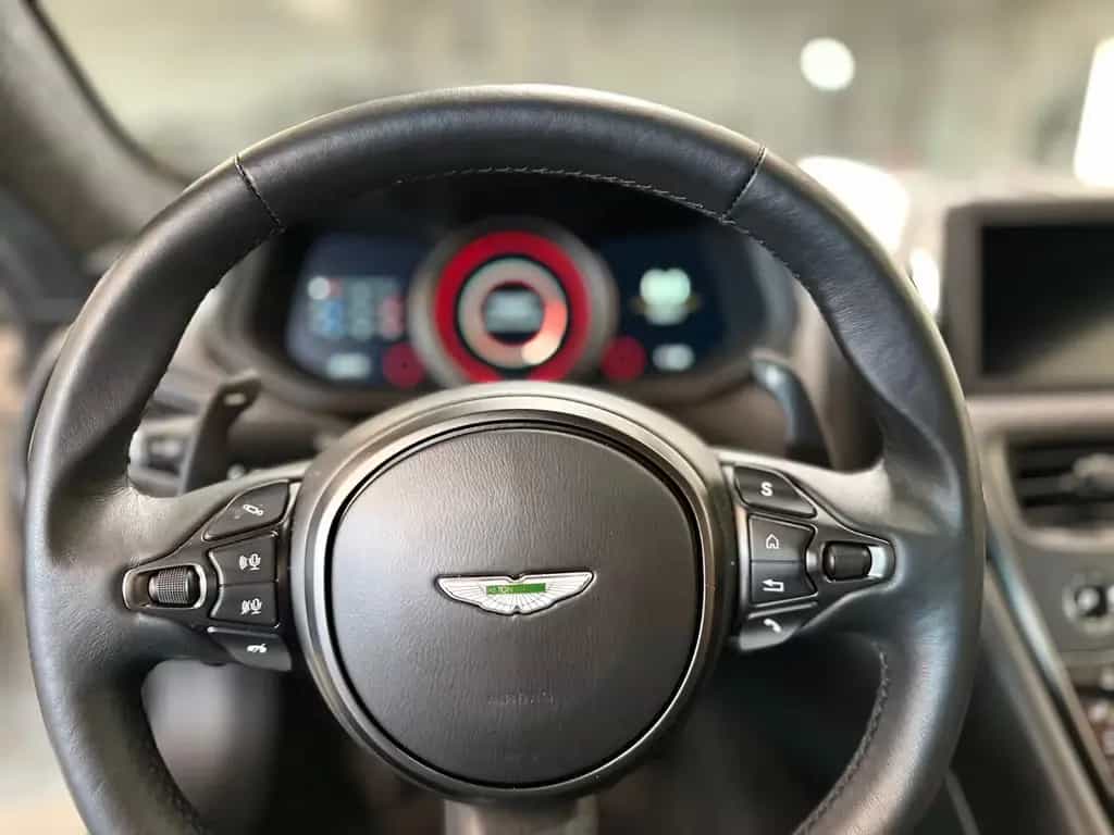 Aston Martin DB11 Coupé | Stratus White | 1Y AM warranty 08/2018-photo-7