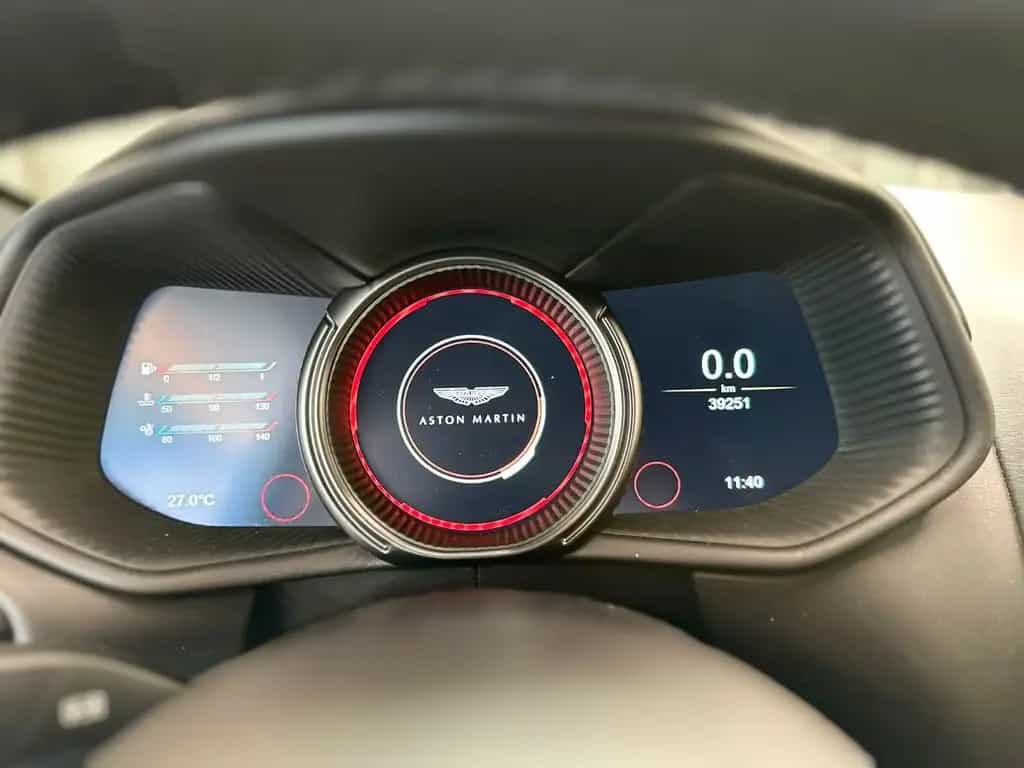 Aston Martin DB11 Coupé | Stratus White | 1Y AM warranty 08/2018-photo-8