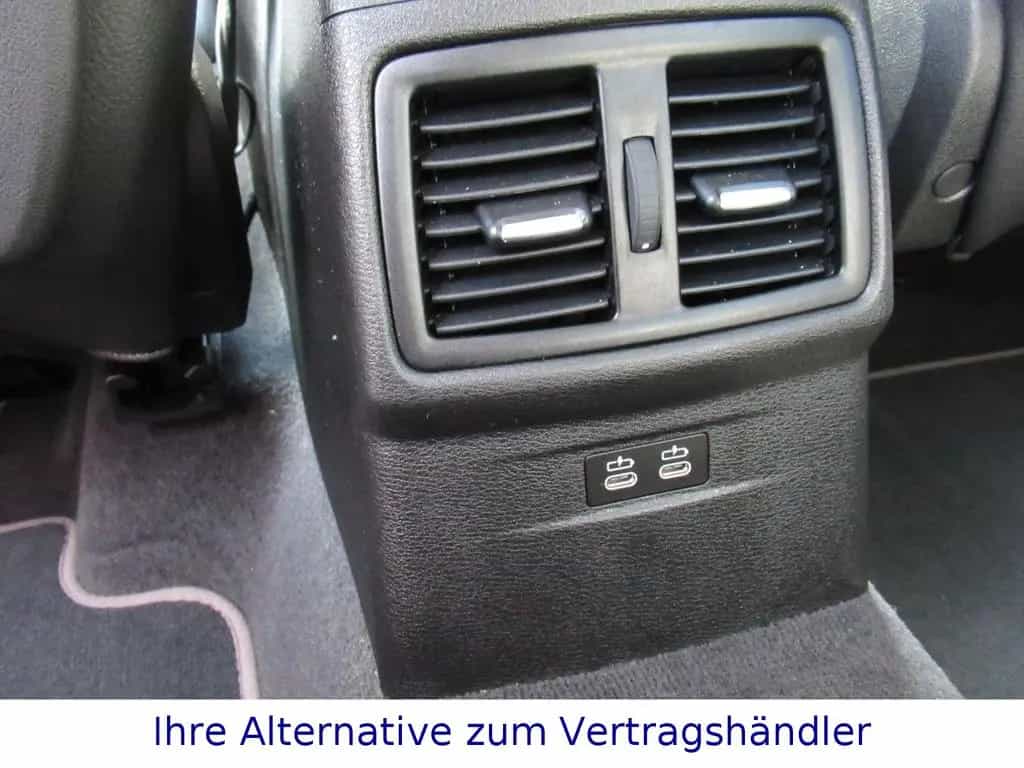 BMW X1 sDrive18iA Sport Line*Navi*SH*AHK*LED 07/2020-photo-11