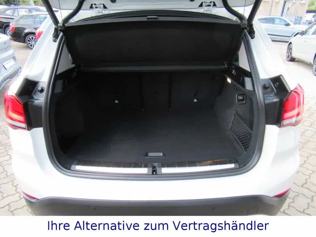 BMW X1 sDrive18iA Sport Line*Navi*SH*AHK*LED 07/2020-photo-4