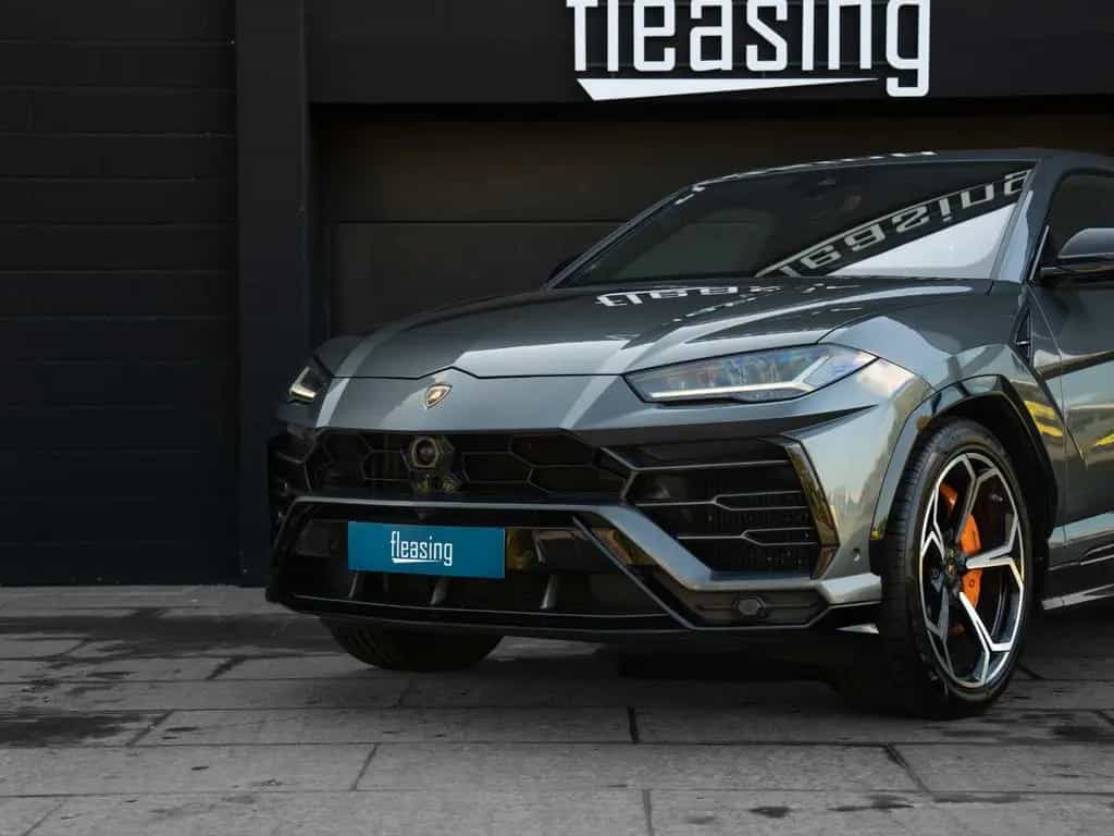 Lamborghini Urus 02/2019-photo-1