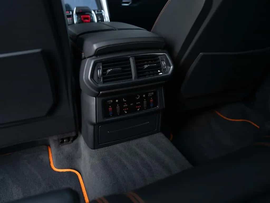 Lamborghini Urus 02/2019-photo-13
