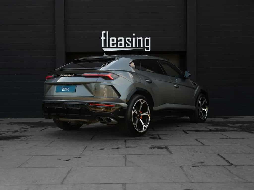 Lamborghini Urus 02/2019-photo-2
