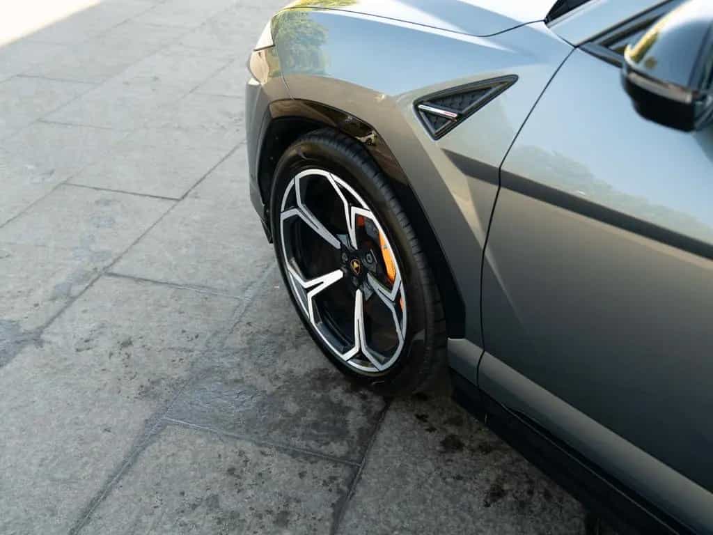 Lamborghini Urus 02/2019-photo-4