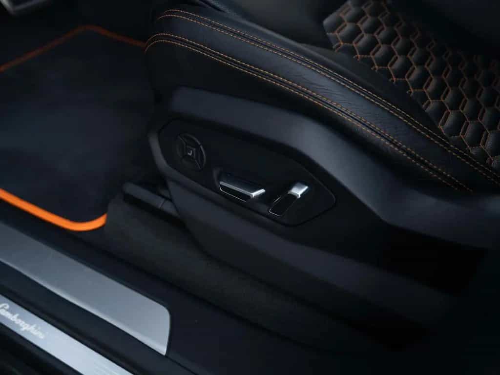 Lamborghini Urus 02/2019-photo-8