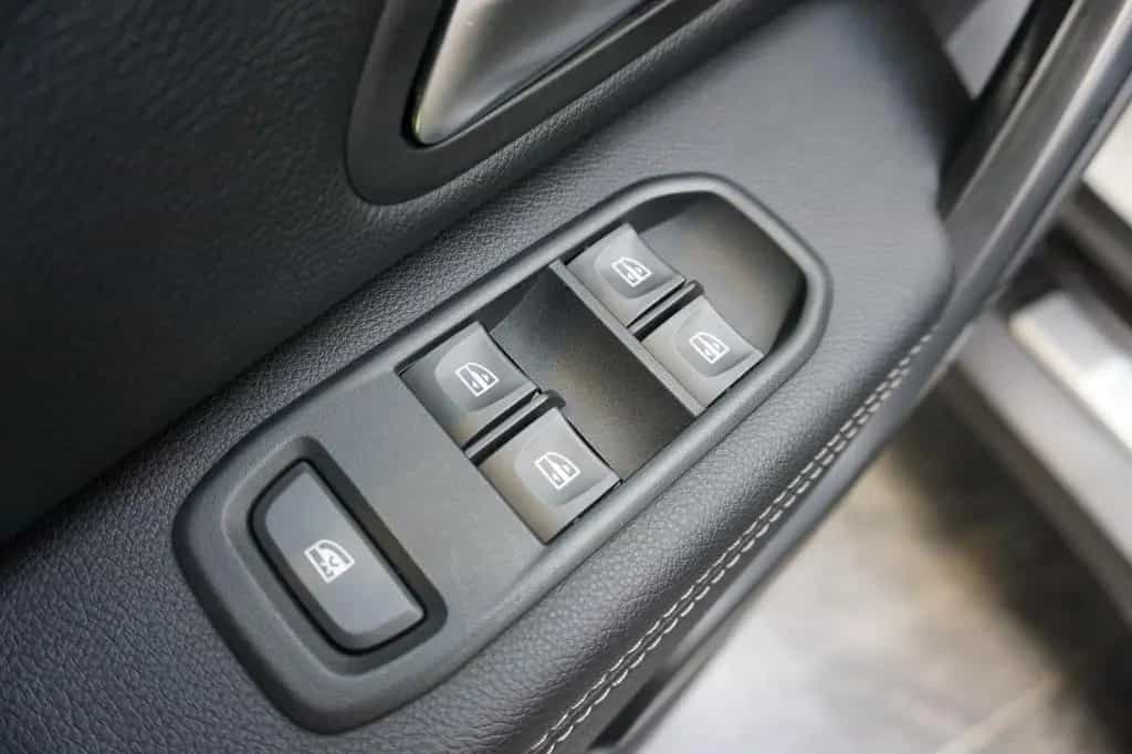 Dacia Duster II Prestige 4WD NAVI, SITZHEIZUNG, PDC 04/2018-photo-22