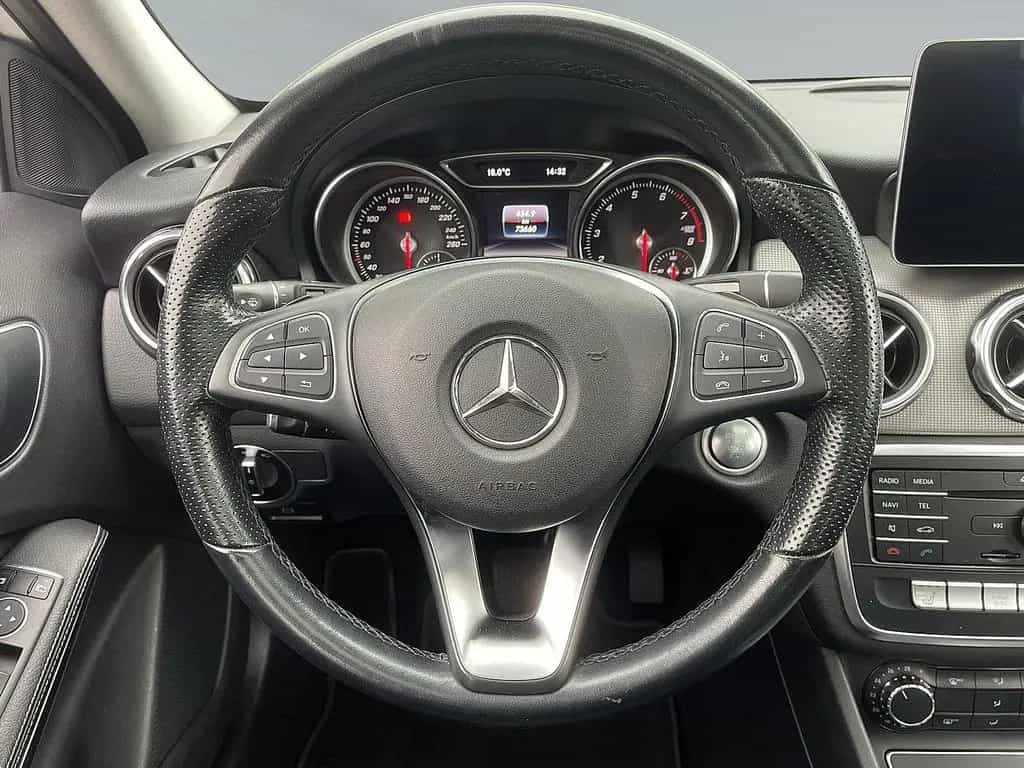 Mercedes-Benz GLA 180 7G-DCT Urban LED NAVI PANO SHZ PDC 06/2020-photo-14