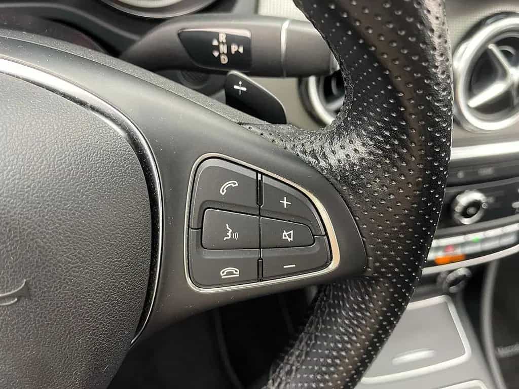 Mercedes-Benz GLA 180 7G-DCT Urban LED NAVI PANO SHZ PDC 06/2020-photo-23