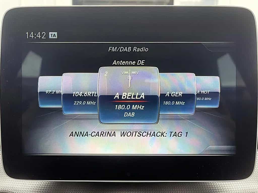Mercedes-Benz GLA 180 7G-DCT Urban LED NAVI PANO SHZ PDC 06/2020-photo-26