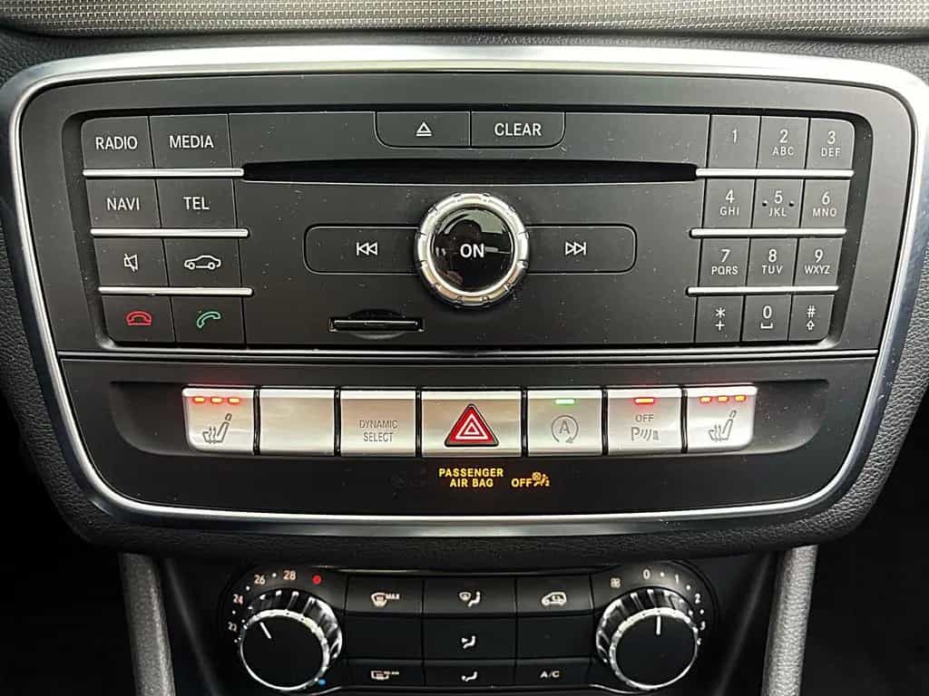 Mercedes-Benz GLA 180 7G-DCT Urban LED NAVI PANO SHZ PDC 06/2020-photo-28