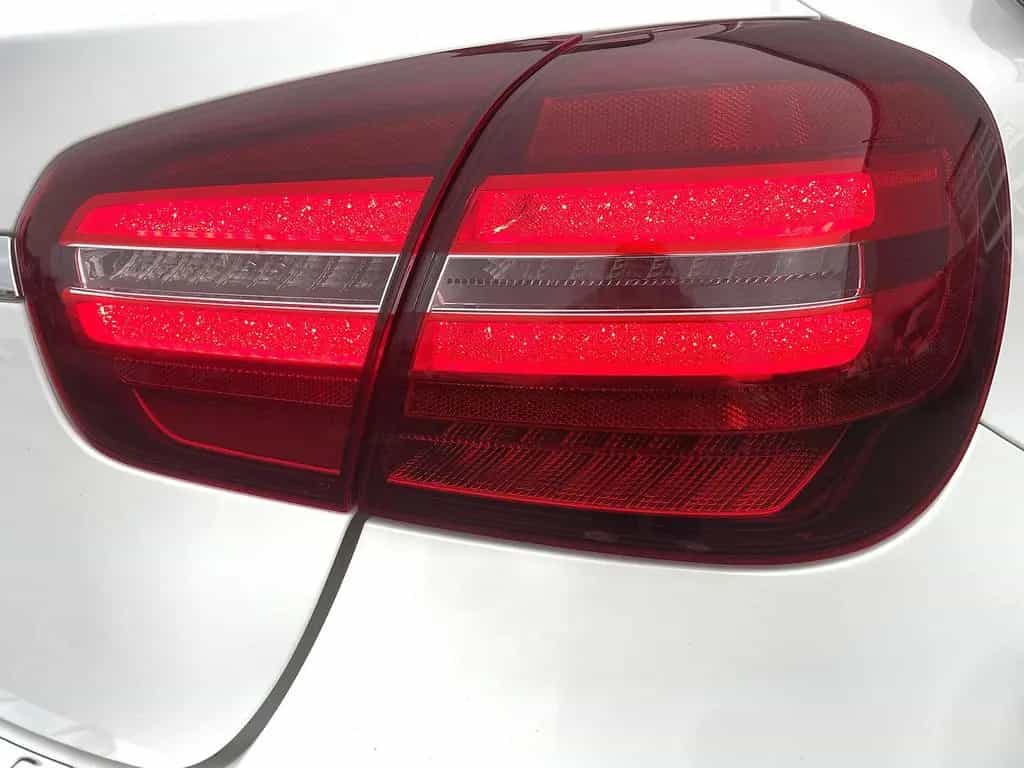 Mercedes-Benz GLA 180 7G-DCT Urban LED NAVI PANO SHZ PDC 06/2020-photo-40