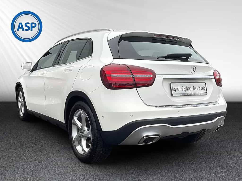 Mercedes-Benz GLA 180 7G-DCT Urban LED NAVI PANO SHZ PDC 06/2020-photo-5